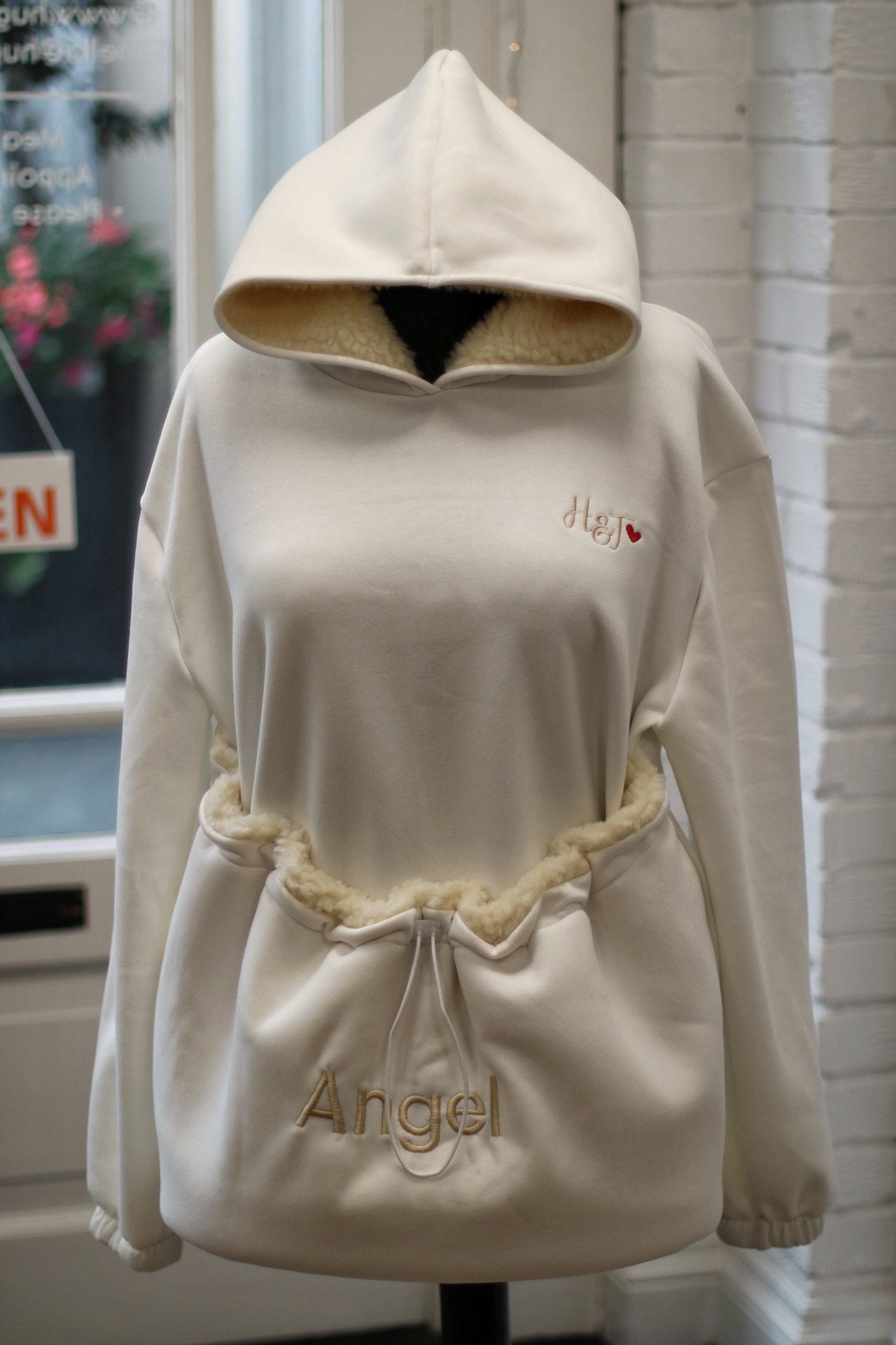 The Hoogle Pet Cuddle Hoodie – Soft Cotton Sweatshirt with Adjustable Pouch and Teddy Fleece Lining