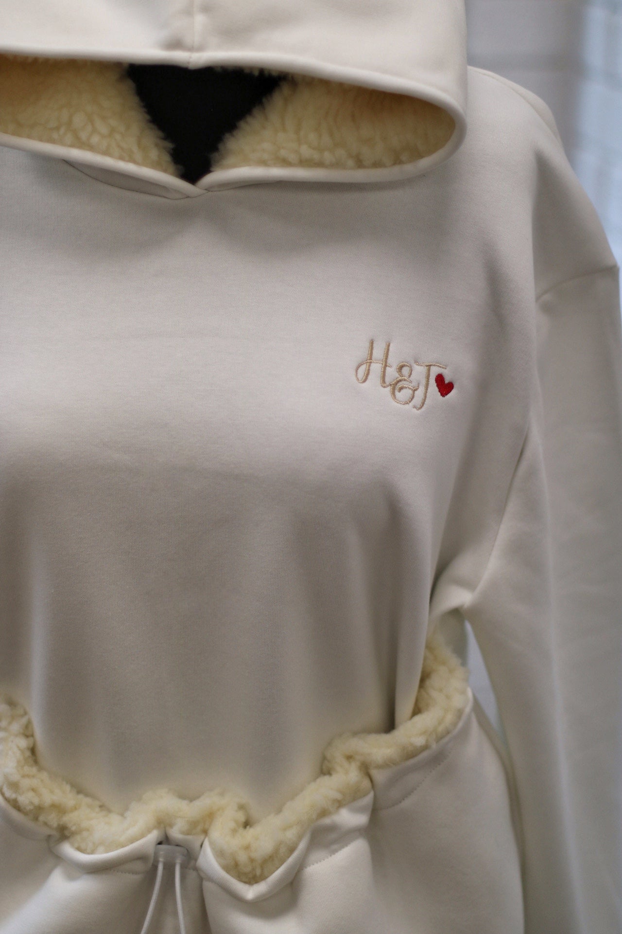 The Hoogle Pet Cuddle Hoodie – Soft Cotton Sweatshirt with Adjustable Pouch and Teddy Fleece Lining
