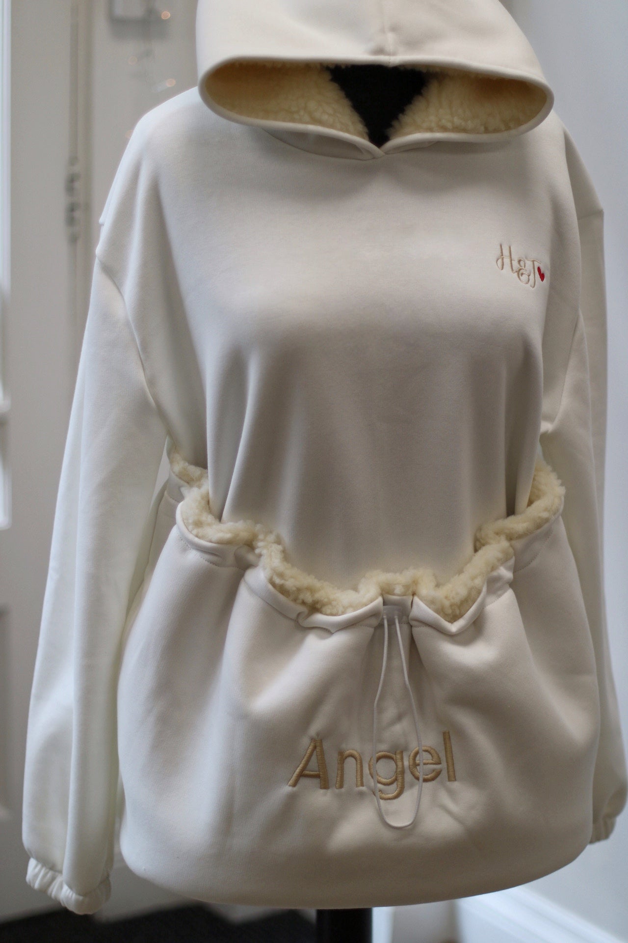 The Hoogle Pet Cuddle Hoodie – Soft Cotton Sweatshirt with Adjustable Pouch and Teddy Fleece Lining