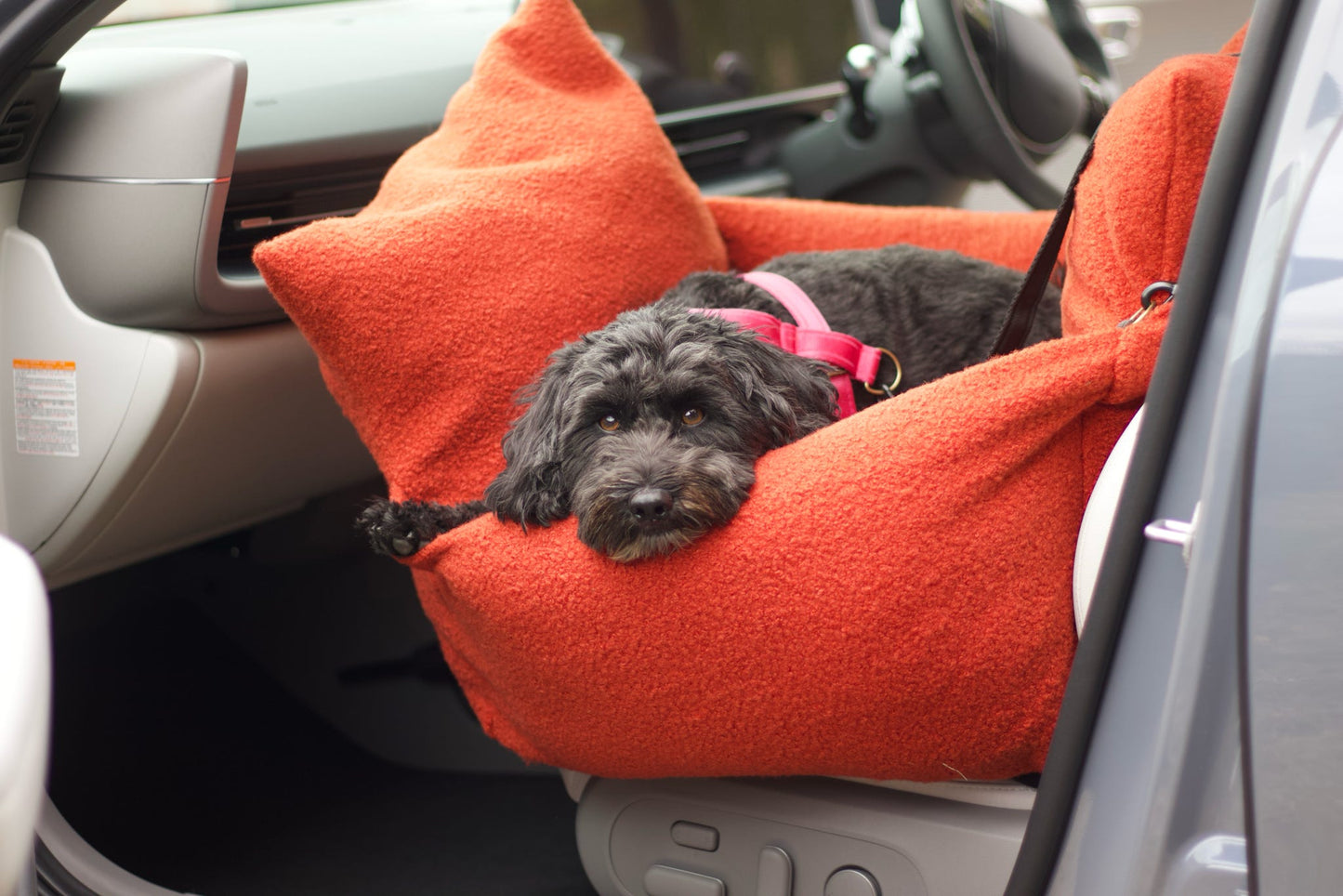 Autumn Bouclé Car Bed for Dogs – Ultra - Soft, Secure & Travel - Friendly Comfort - Hugo and Ted