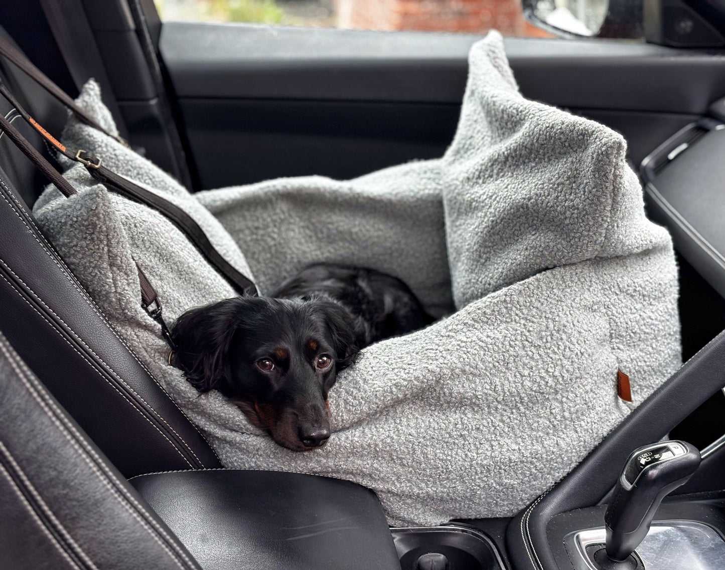 Autumn Bouclé Car Bed for Dogs – Ultra - Soft, Secure & Travel - Friendly Comfort - Hugo and Ted