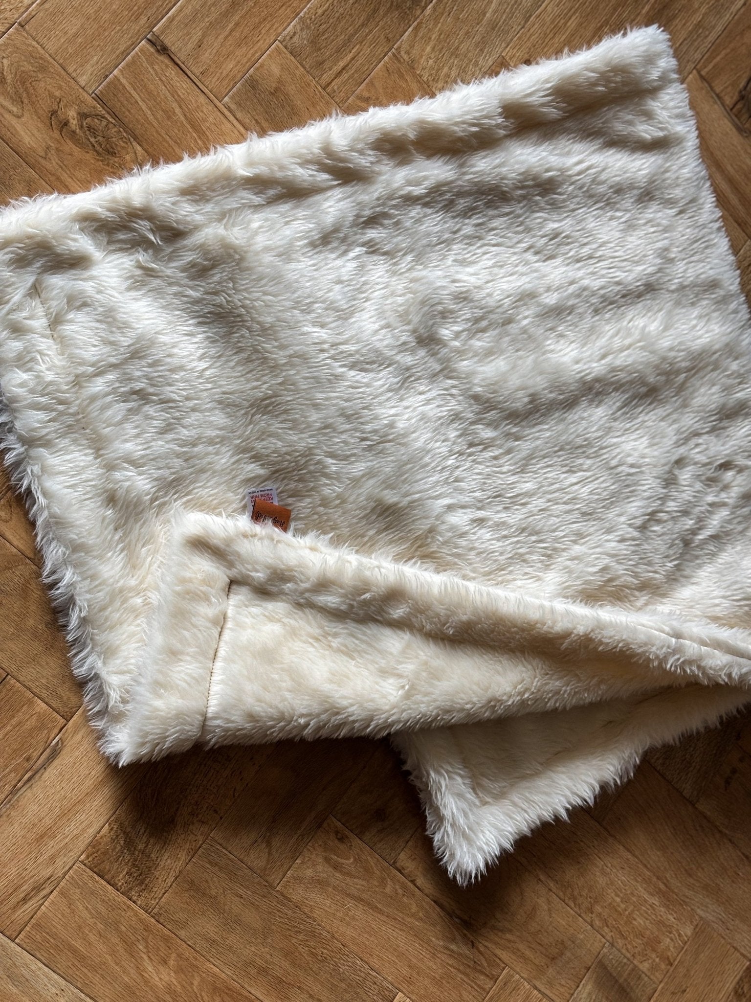 Luxe Bed Topper Blanket – Ultra - Soft Faux Fur Throw for Cozy Sleep & Stylish Bedding - Hugo and Ted
