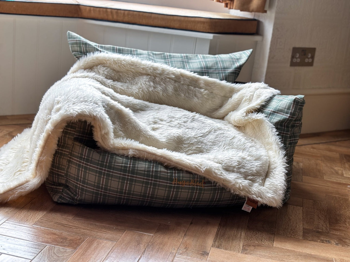 Luxe Bed Topper Blanket – Ultra - Soft Faux Fur Throw for Cozy Sleep & Stylish Bedding - Hugo and Ted
