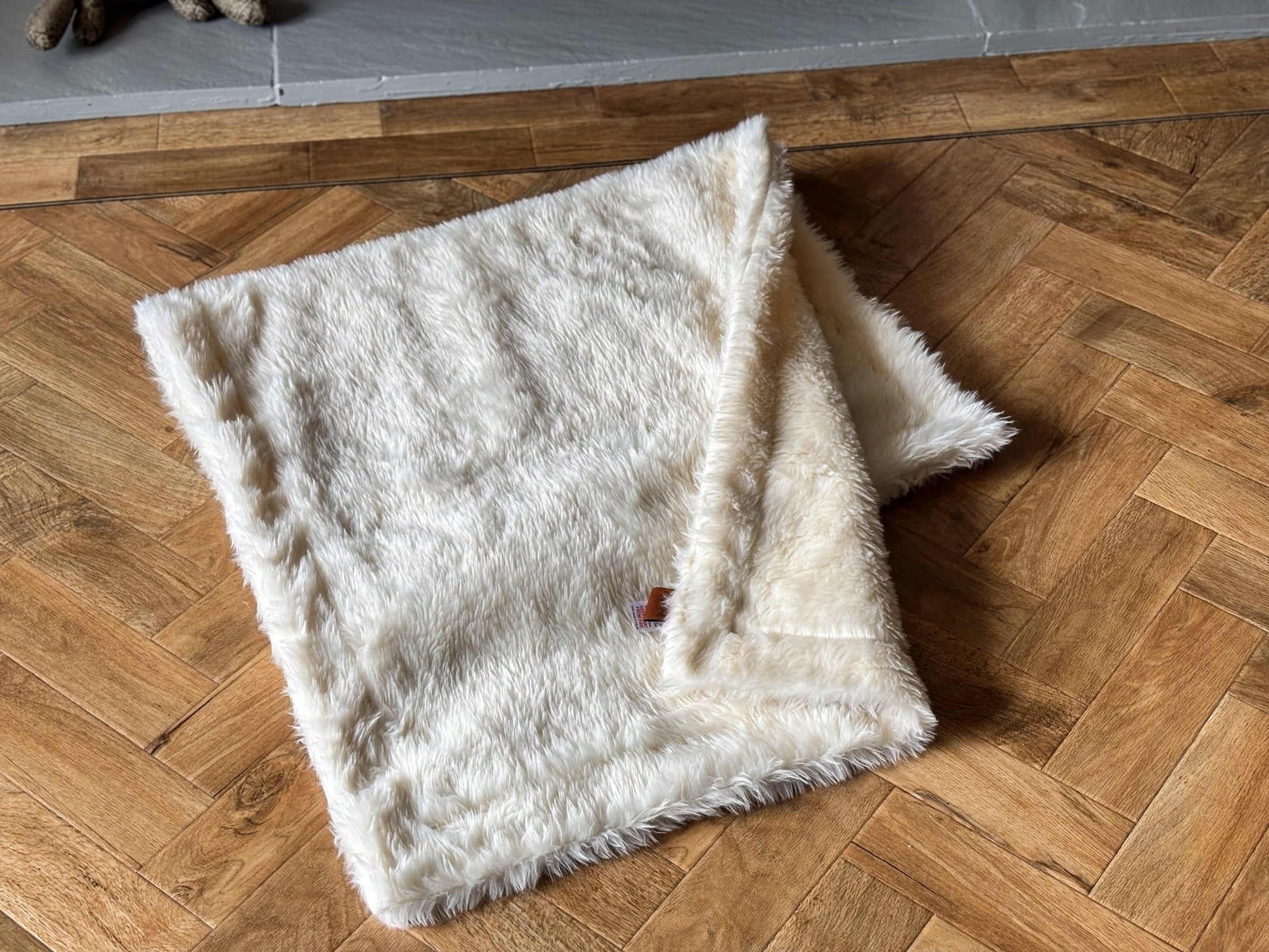 Luxe Bed Topper Blanket – Ultra - Soft Faux Fur Throw for Cozy Sleep & Stylish Bedding - Hugo and Ted