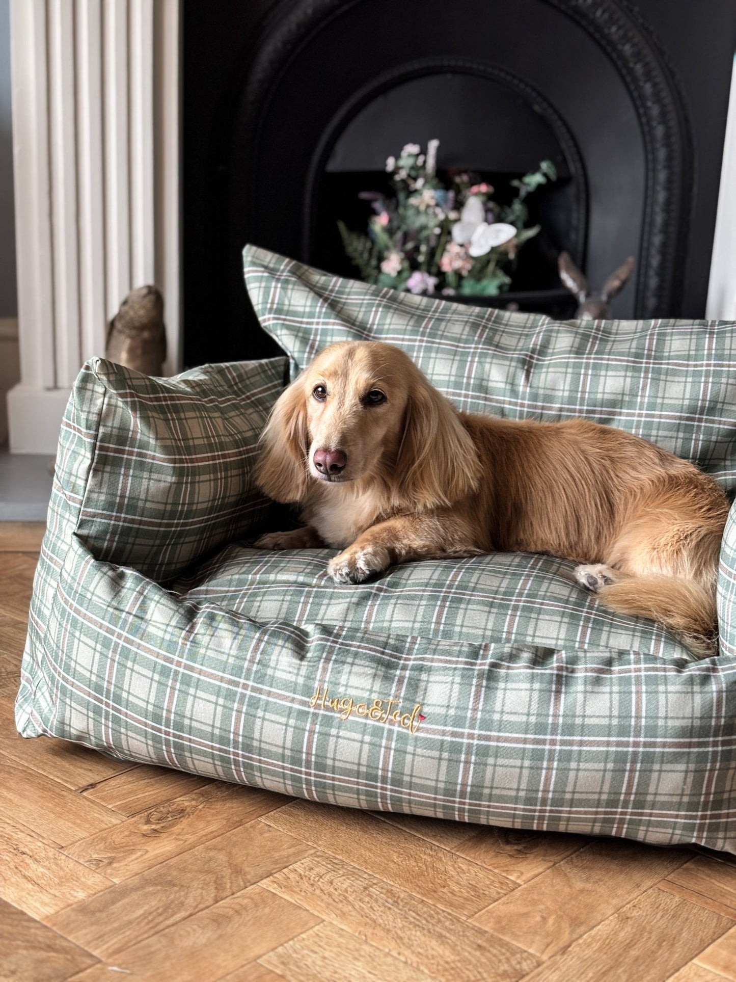Luxe Lounger Deluxe Dog Sofa Bed – Luxury Pet Couch for Ultimate Comfort - Hugo and Ted