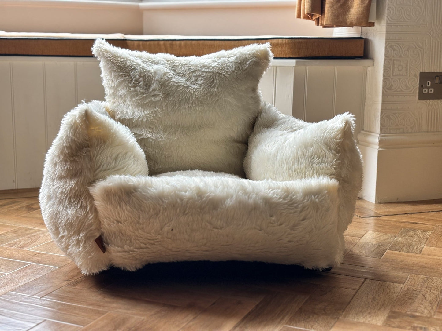 Luxe Lounger Deluxe Dog Sofa Bed – Luxury Pet Couch for Ultimate Comfort - Hugo and Ted