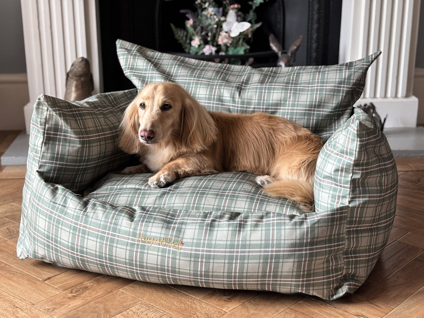 Luxe Lounger Deluxe Dog Sofa Bed – Luxury Pet Couch for Ultimate Comfort - Hugo and Ted