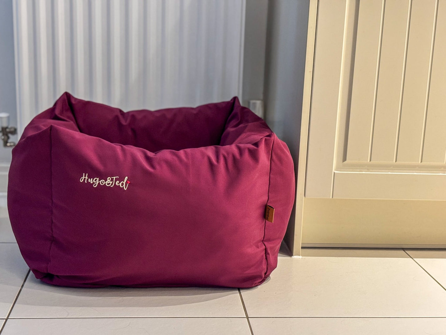 Waterproof Rainfleece Box Beds - Sustainable, Waterproof & Machine Washable with Removable Cover - Hugo and Ted