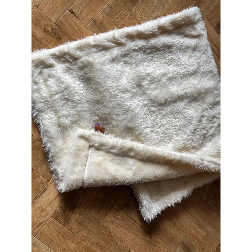 Luxe Bed Topper Blanket - One Size - Hugo and Ted