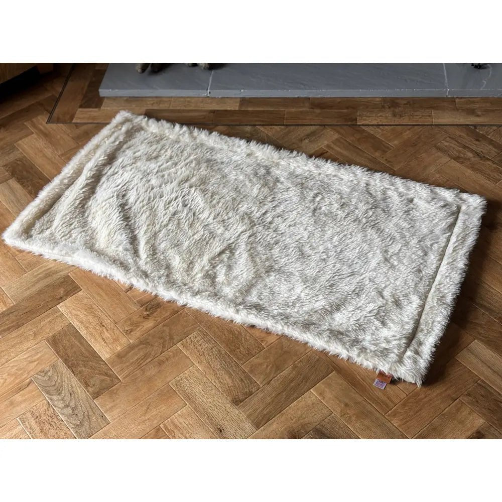 Luxe Bed Topper Blanket - One Size - Hugo and Ted