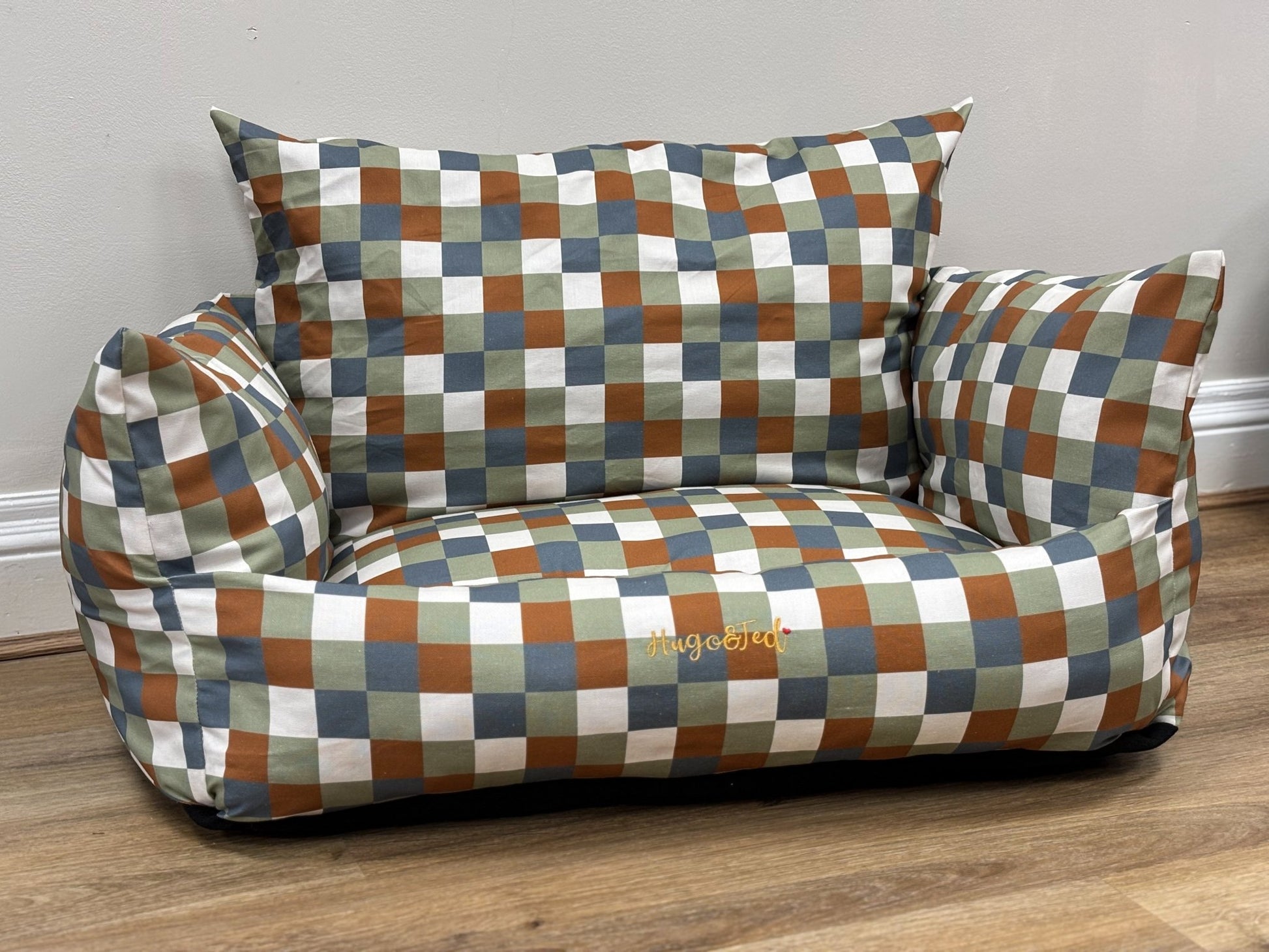 Luxe Lounger Deluxe Dog Sofa Bed – Luxury Pet Couch for Ultimate Comfort - Hugo and Ted