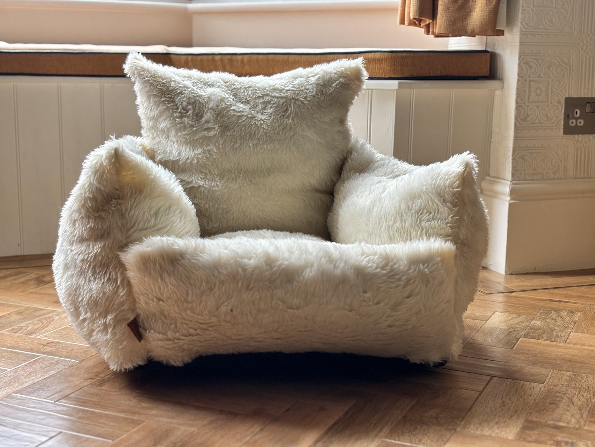 Luxe Lounger Deluxe Dog Sofa Bed – Luxury Pet Couch for Ultimate Comfort - Hugo and Ted