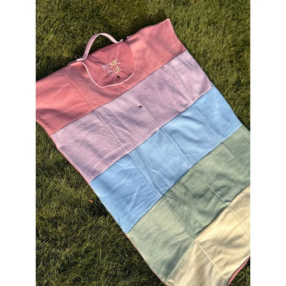 'Picnic Club' Rainfleece Waterproof Walkies Mat - One Standard Size - Hugo and Ted