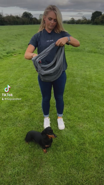 Gemusterte Hundetragetücher aus Fleece