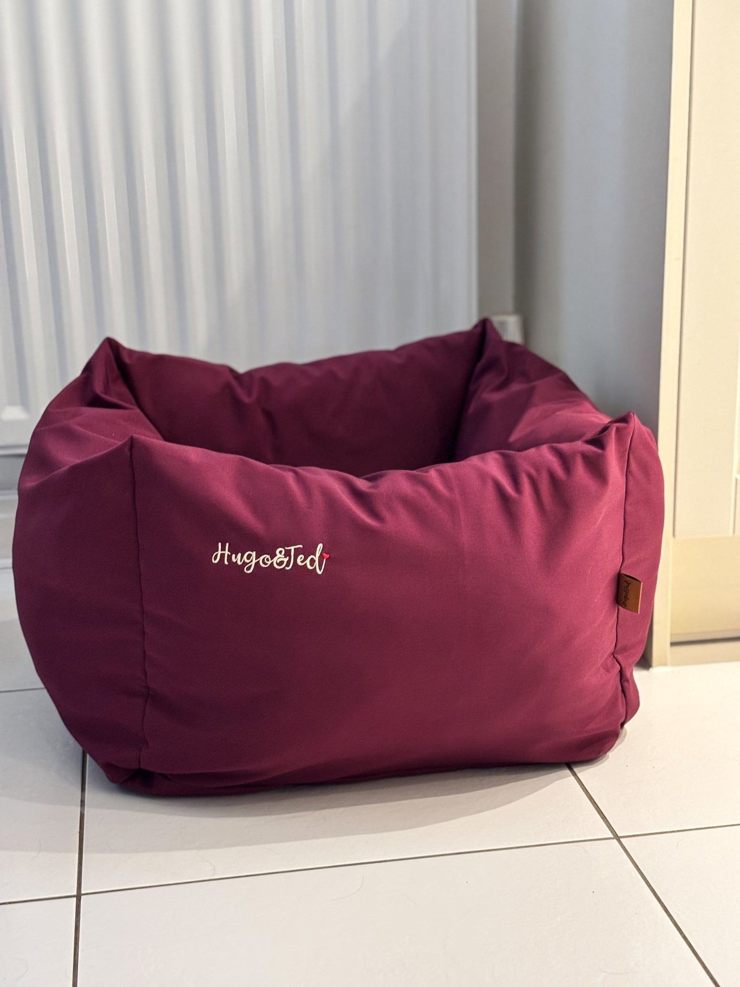 Waterproof Rainfleece Box Beds - Sustainable, Waterproof & Machine Washable with Removable Cover - Hugo and Ted